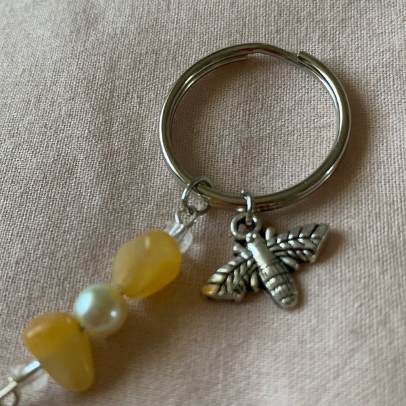 Handmade yellow bee Keychain - Picture 3 of 6
